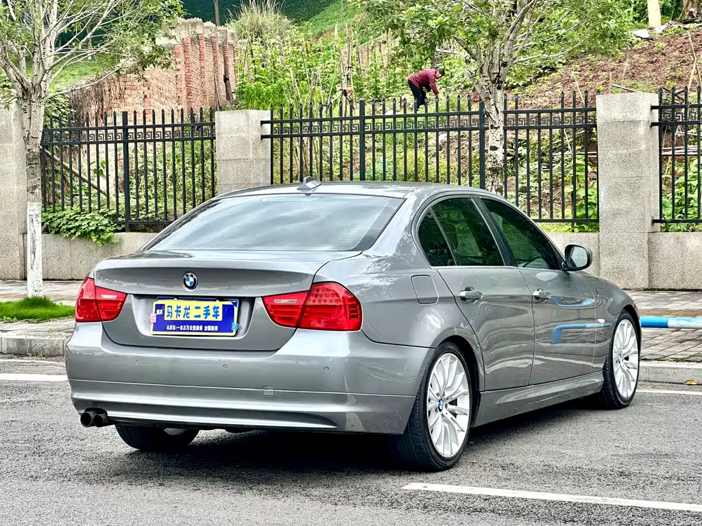 BMW 3 Series 2009 — фото 17