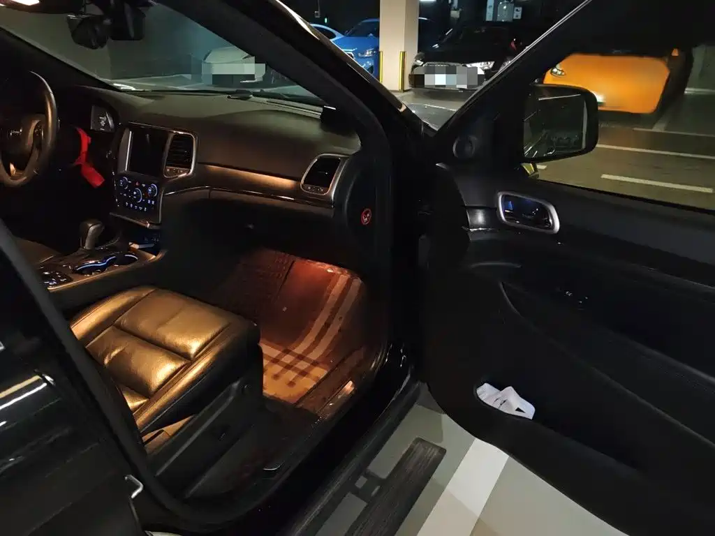 Jeep Grand Cherokee 2019 — фото 20