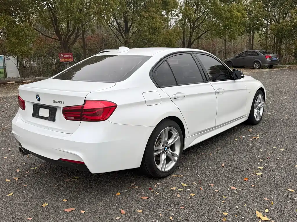 BMW 3 Series 2018 — фото 3