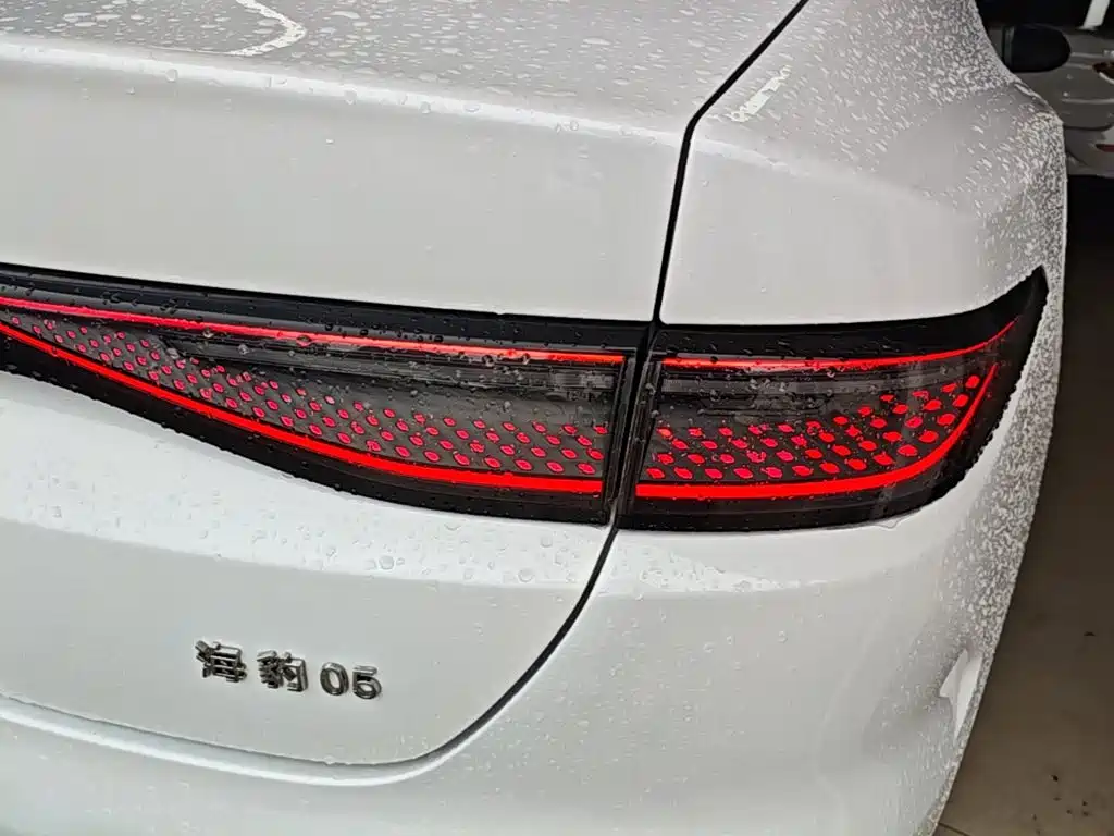 BYD Seal 05 DM-i 2025 — фото 8