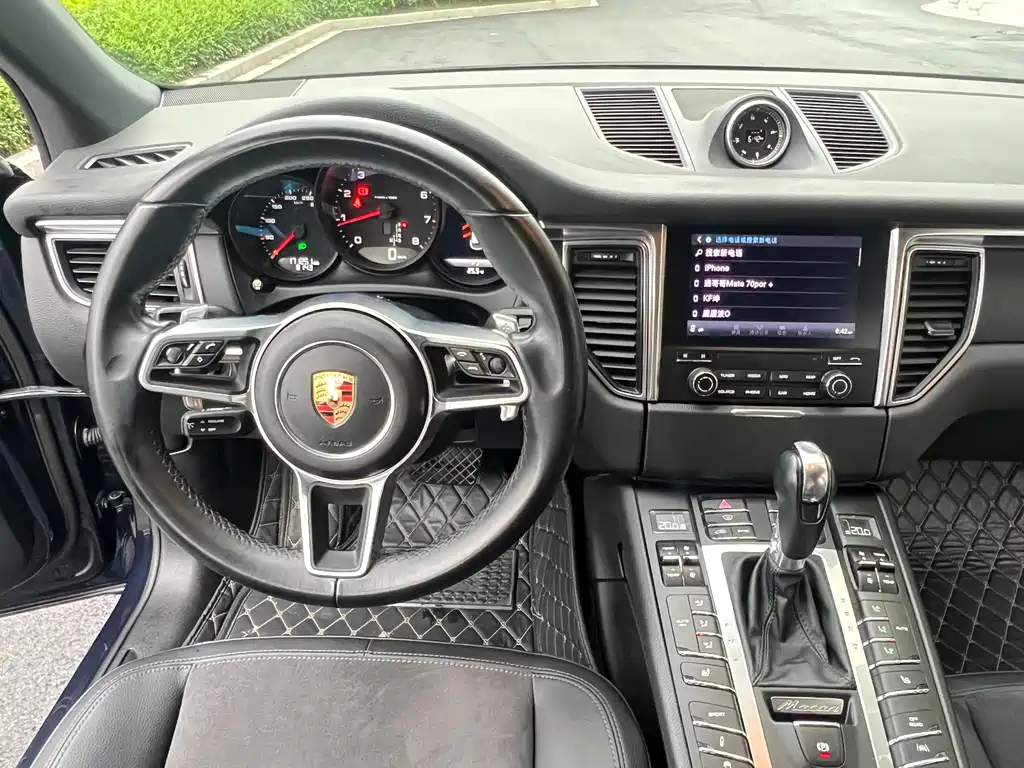 Porsche Macan 2017 — фото 22
