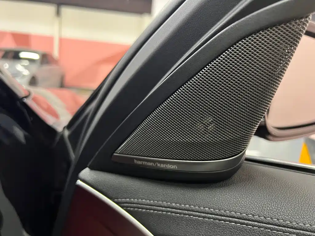 BMW 5 Series 2021 — фото 13