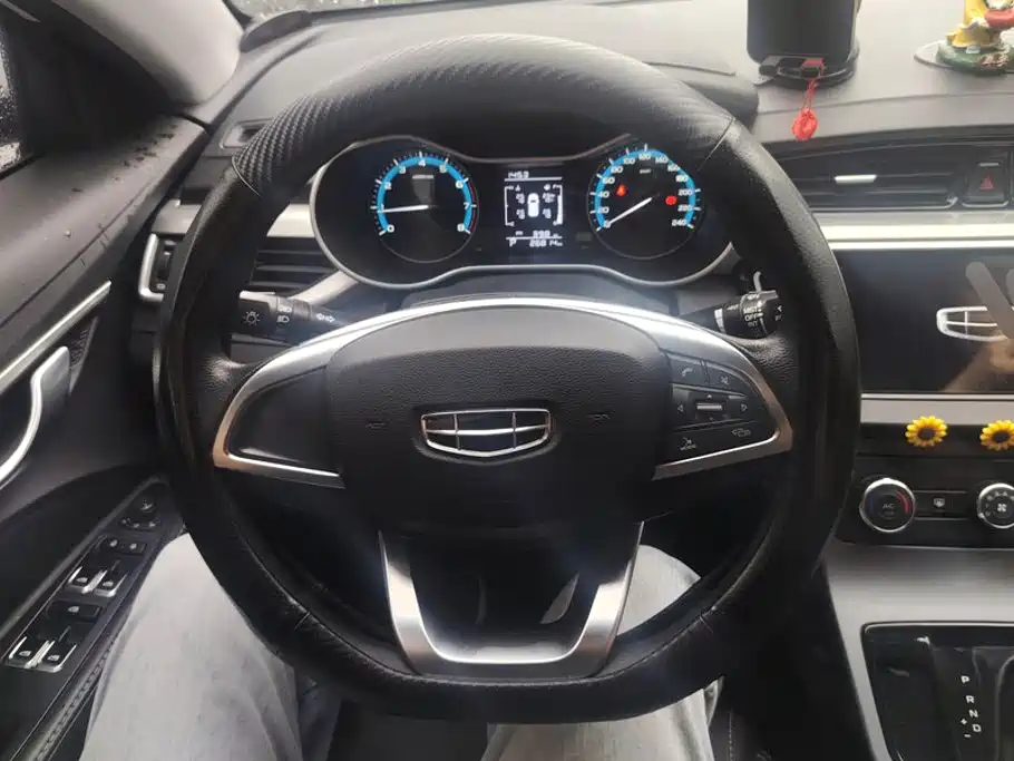 Geely Emgrand 2020 — фото 15