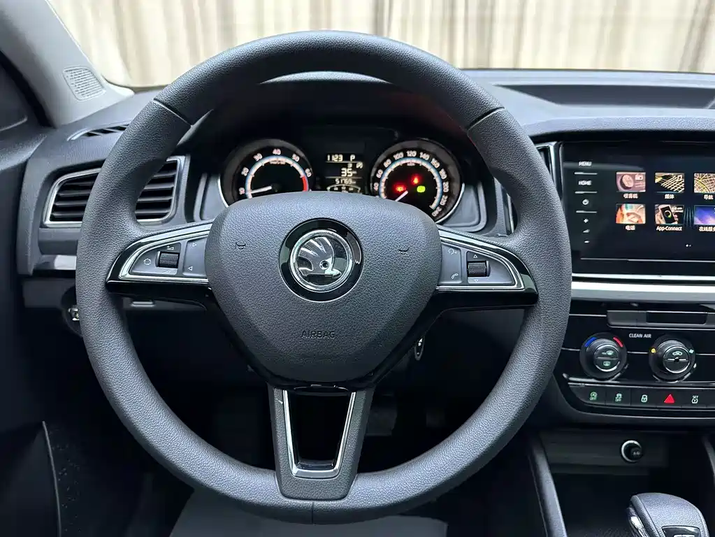 Skoda Kamiq 2021 — фото 10