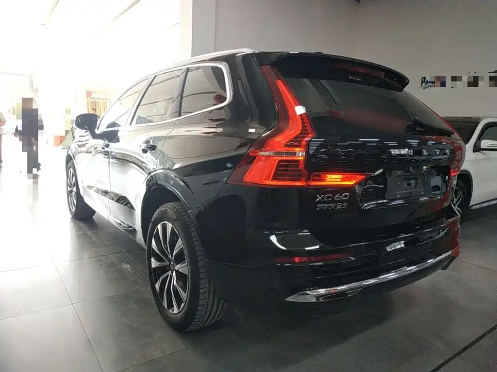 Volvo XC60 2024 — фото 23