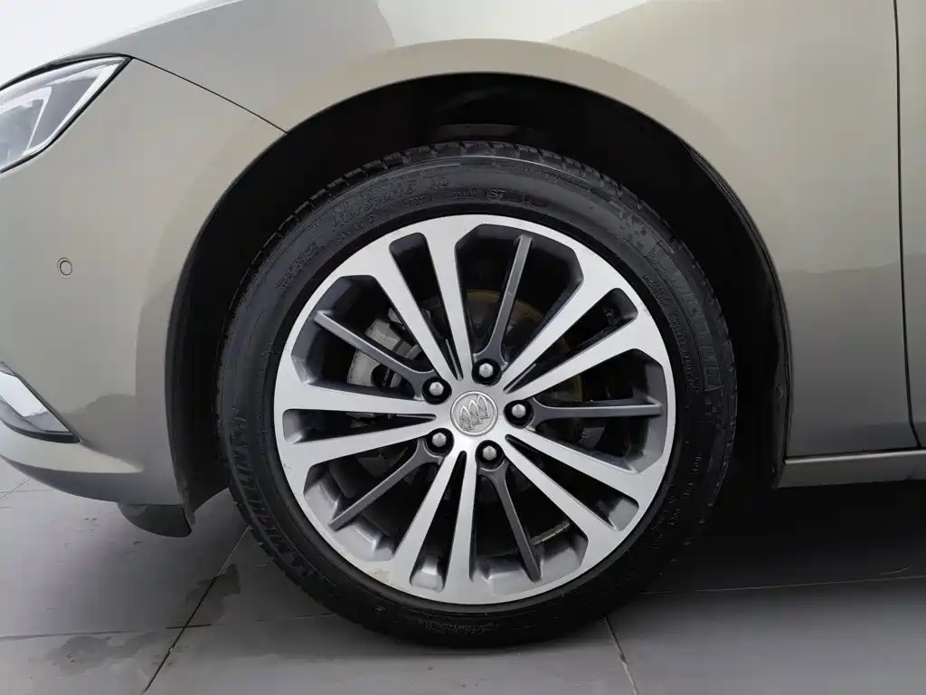 Buick Regal 2019 — фото 17
