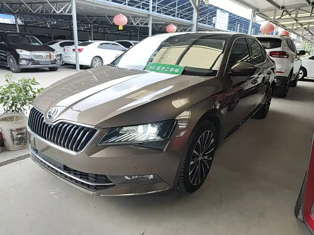 Skoda Superb 2017 — фото 2