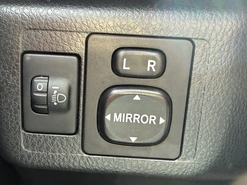 Toyota Yaris L 2022 — фото 15