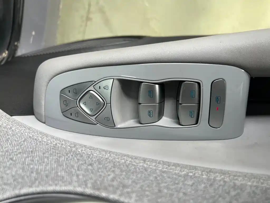 BYD Sealion 05 EV 2025 — фото 10