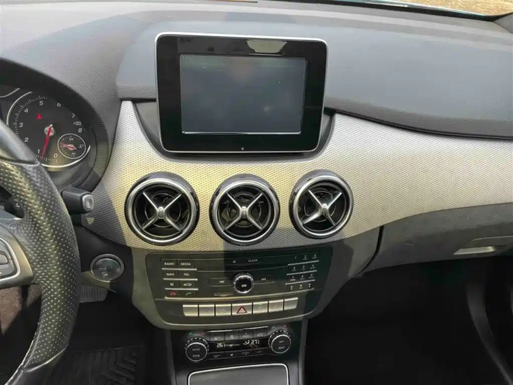Mercedes-Benz B-Class 2015 — фото 9