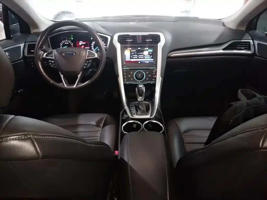 Ford Mondeo 2015 — фото 10