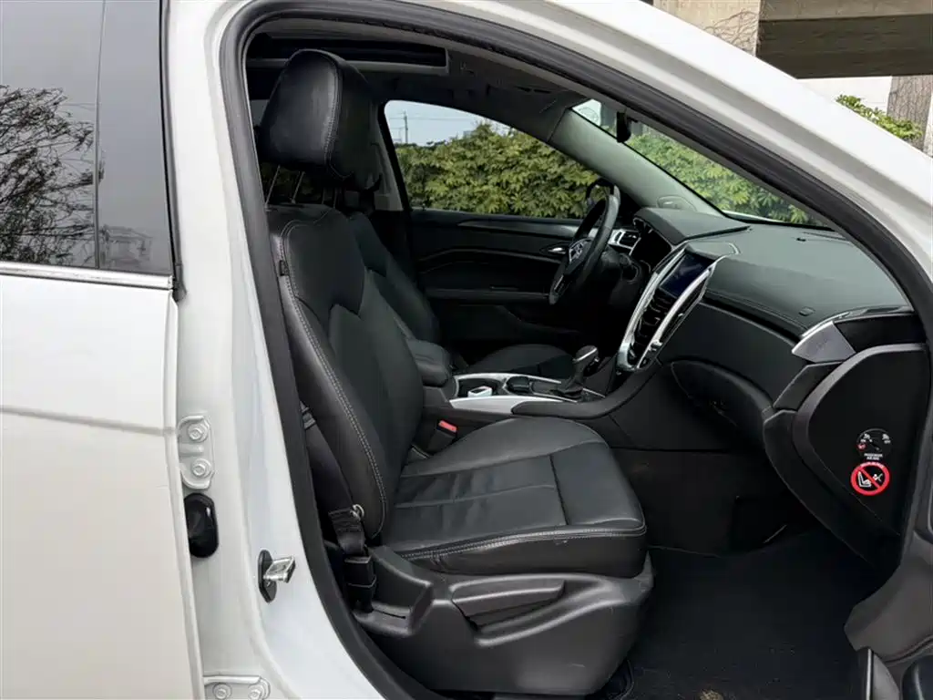 Cadillac SRX 2016 — фото 12