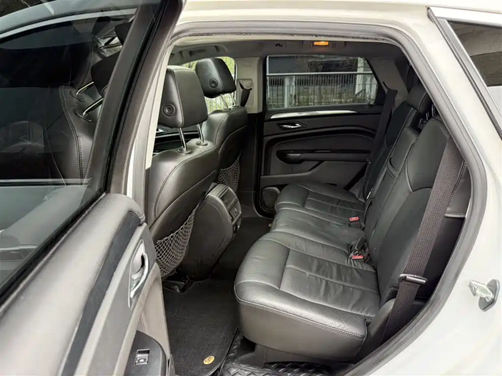 Cadillac SRX 2016 — фото 19