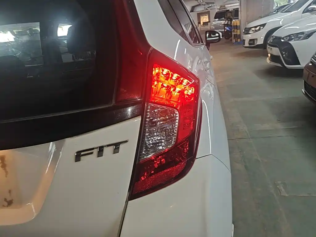 Honda Fit 2016 — фото 8