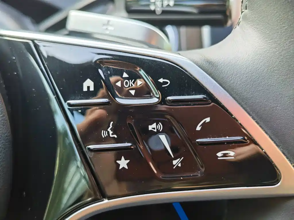 Mercedes-Benz E-Class 2025 — фото 36