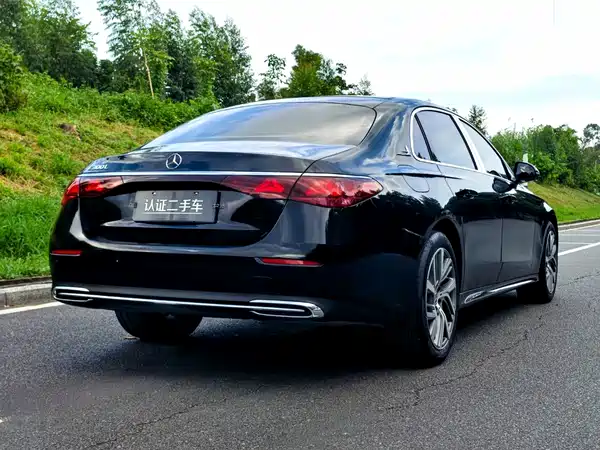 Mercedes-Benz E-Class 2025