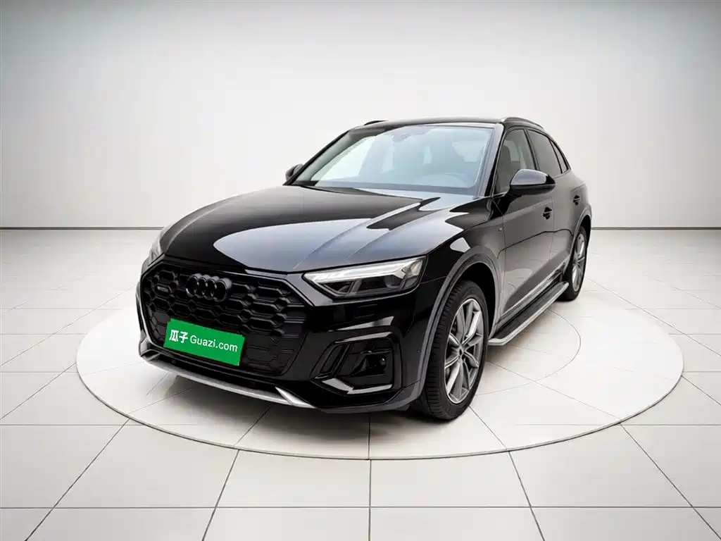 Audi Q5L 2023 — фото 1