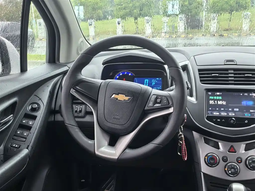 Chevrolet Trax 2016 — фото 16
