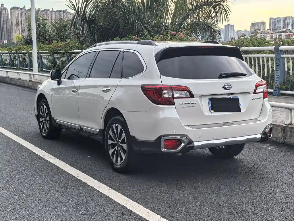 Subaru Outback 2015