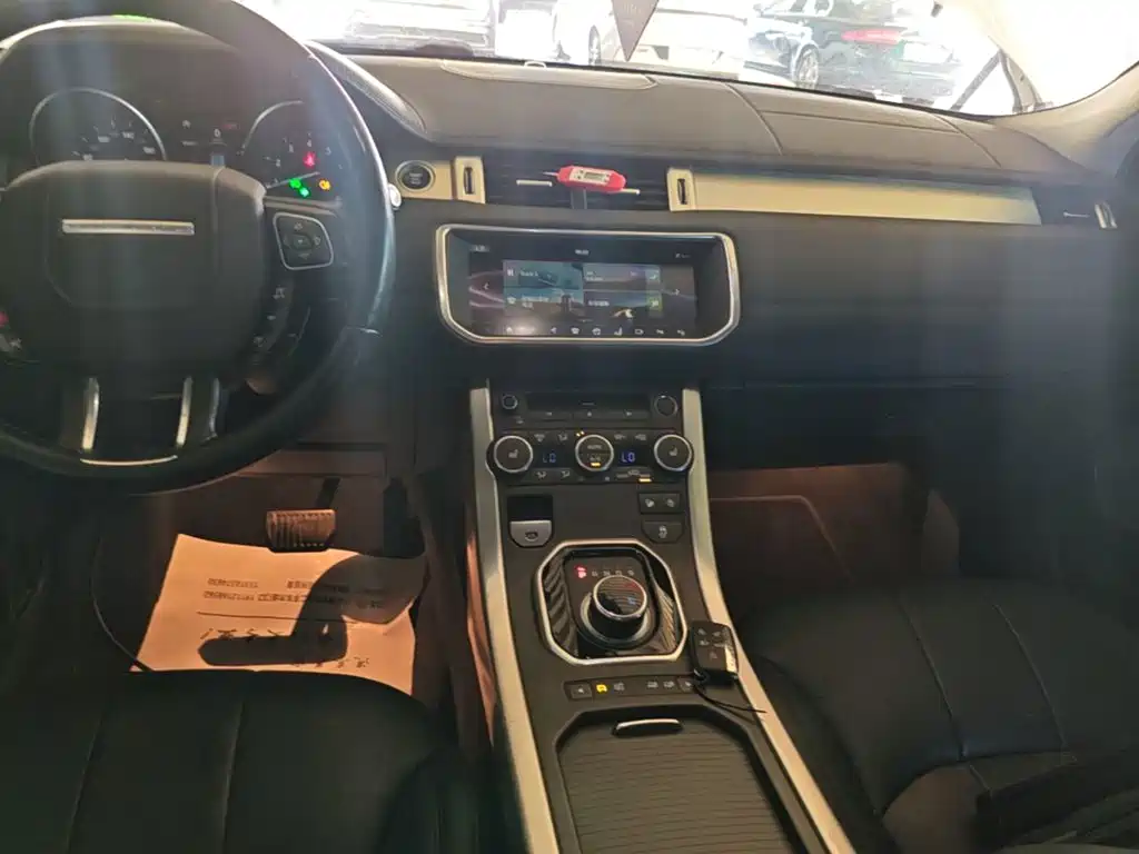 Land Rover Range Rover Evoque 2018 — фото 13