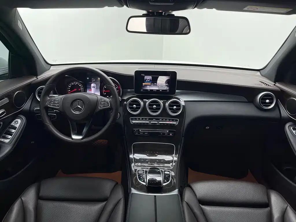 Mercedes-Benz GLC 2018 — фото 10