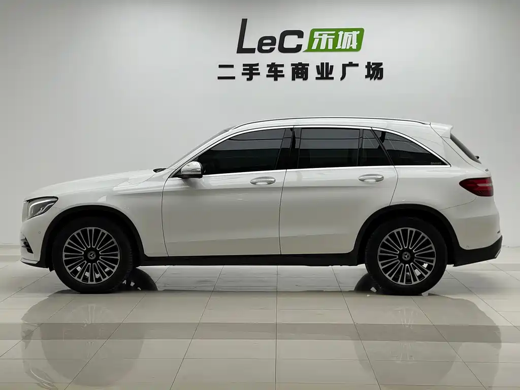 Mercedes-Benz GLC 2018 — фото 16