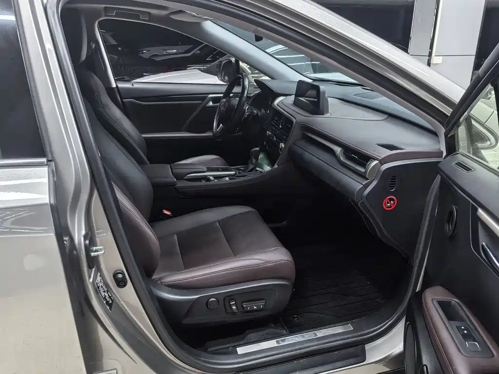 Lexus RX 2023