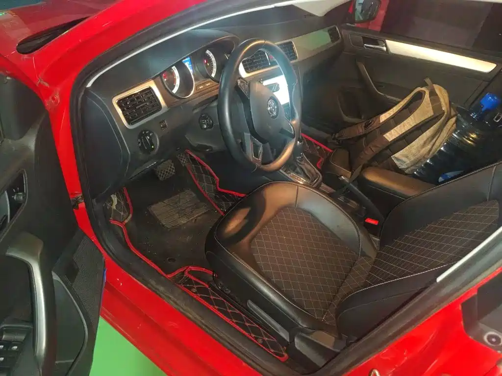 Skoda Rapid Spaceback 2018 — фото 14