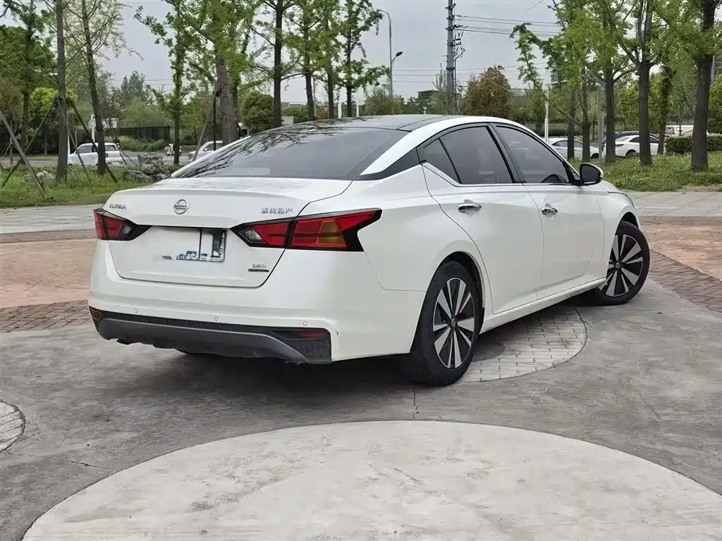 Nissan Teana 2022 — фото 25
