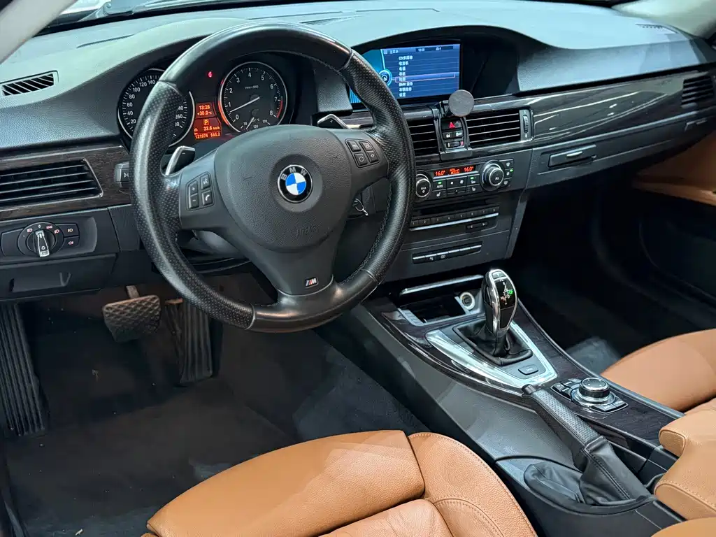 BMW 3 Series 2011 — фото 9