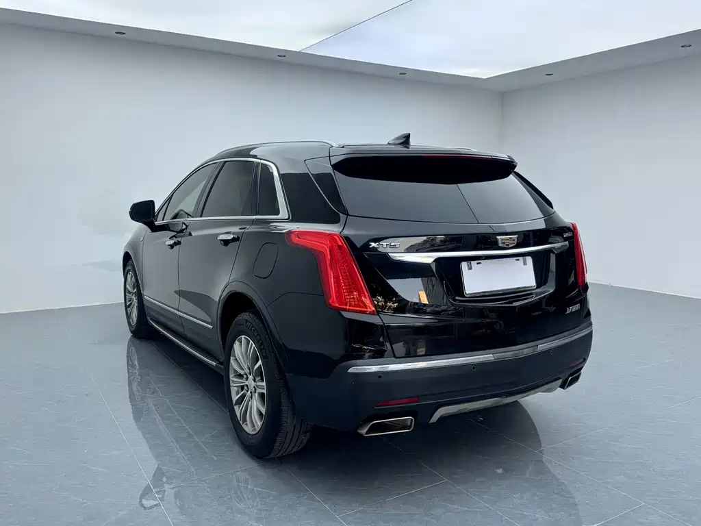 Cadillac XT5 2016 — фото 18