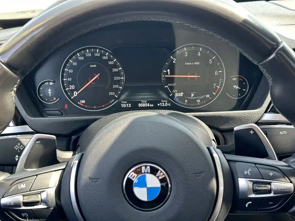 BMW 3 Series 2018 — фото 17