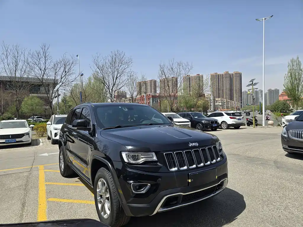 Jeep Grand Cherokee 2016 — фото 3