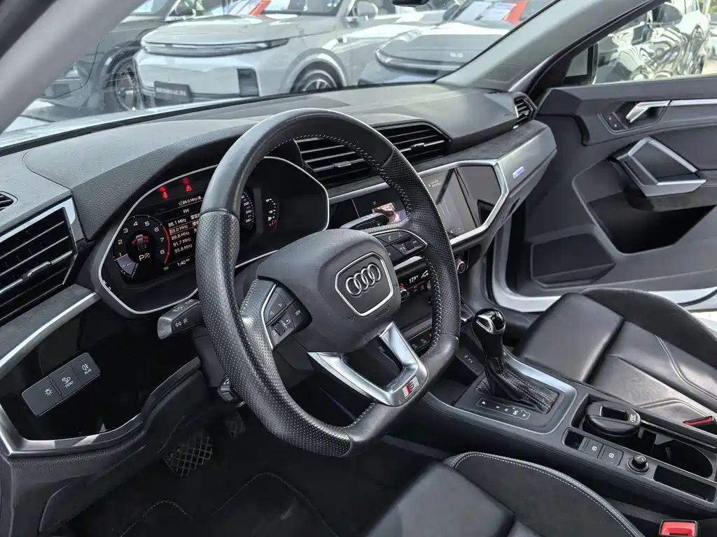 Audi Q3 Sportback 2021 — фото 6