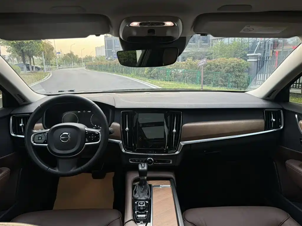 Volvo S90 2020 — фото 16