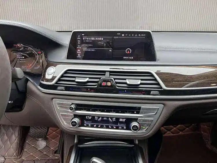 BMW 7 Series 2019 — фото 16