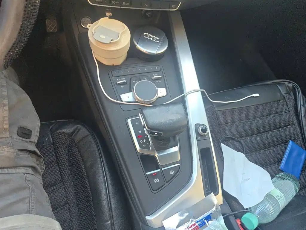 Audi A4L 2018