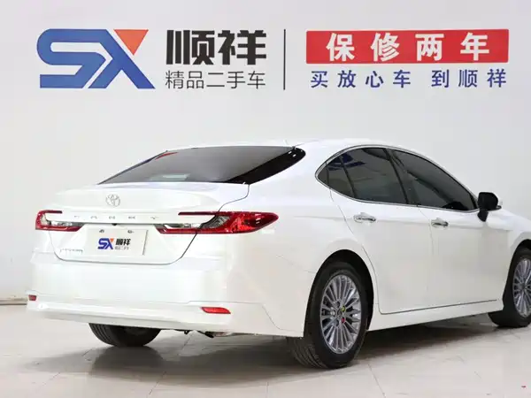 Toyota Camry 2025
