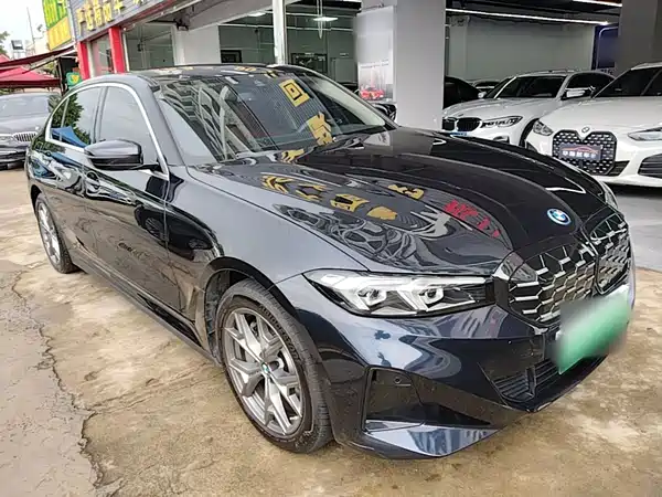 BMW i3 2025