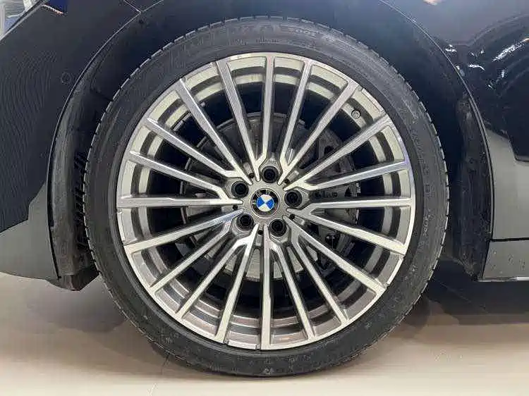 BMW 7 Series 2019 — фото 8