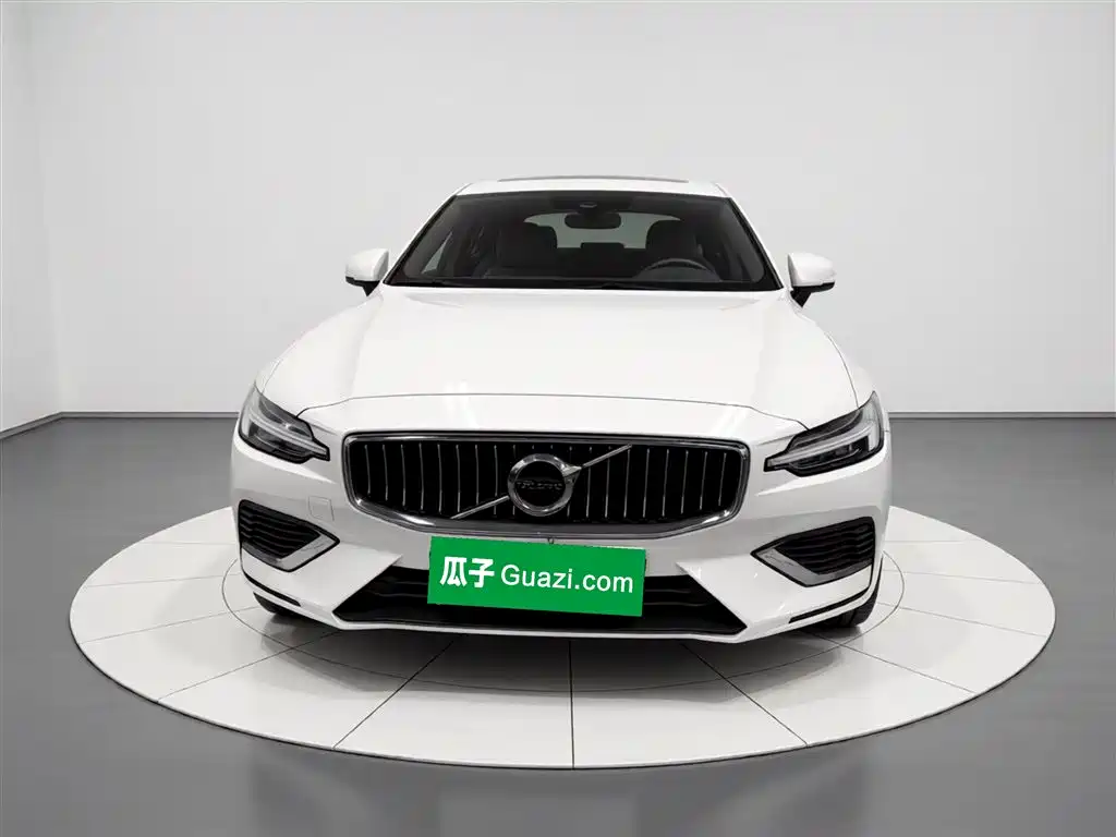 Volvo S60 PHEV 2022 — фото 3