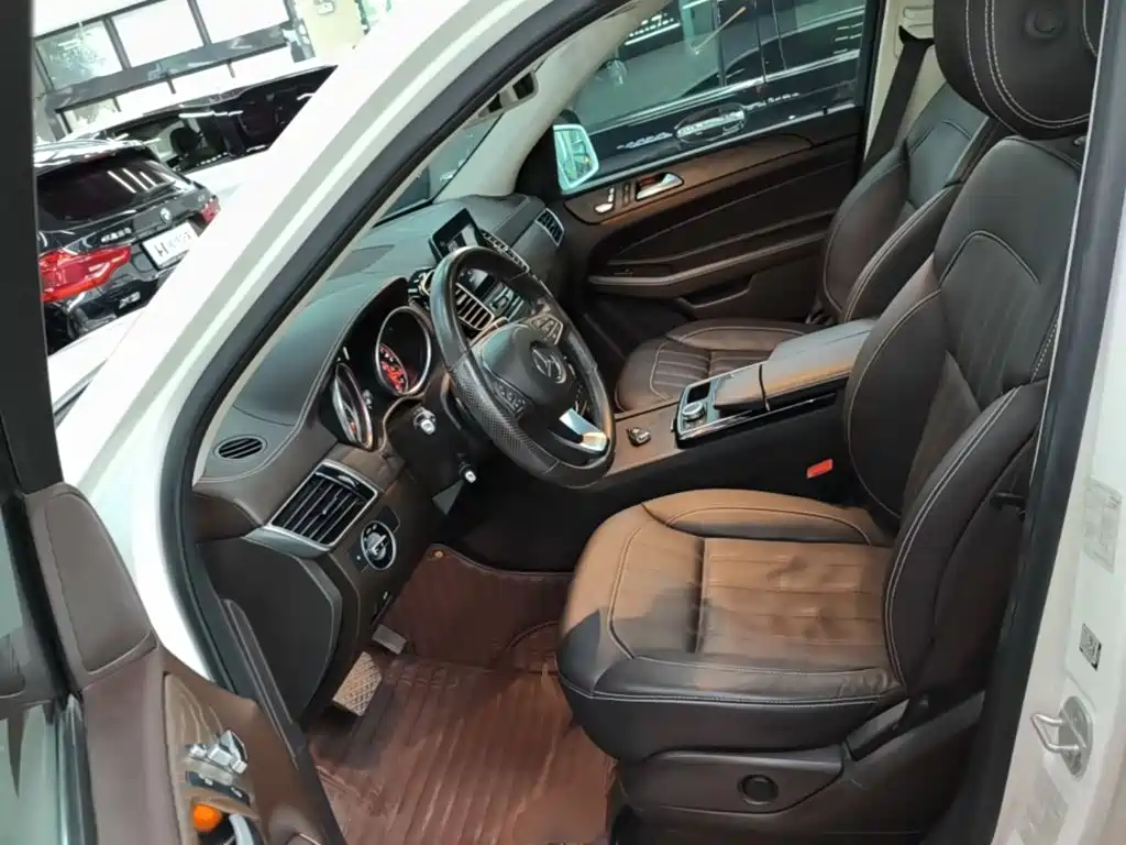 Mercedes-Benz GLE 2017 — фото 15