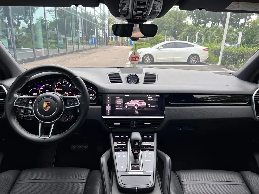 Porsche Cayenne Hybrid 2019 — фото 8