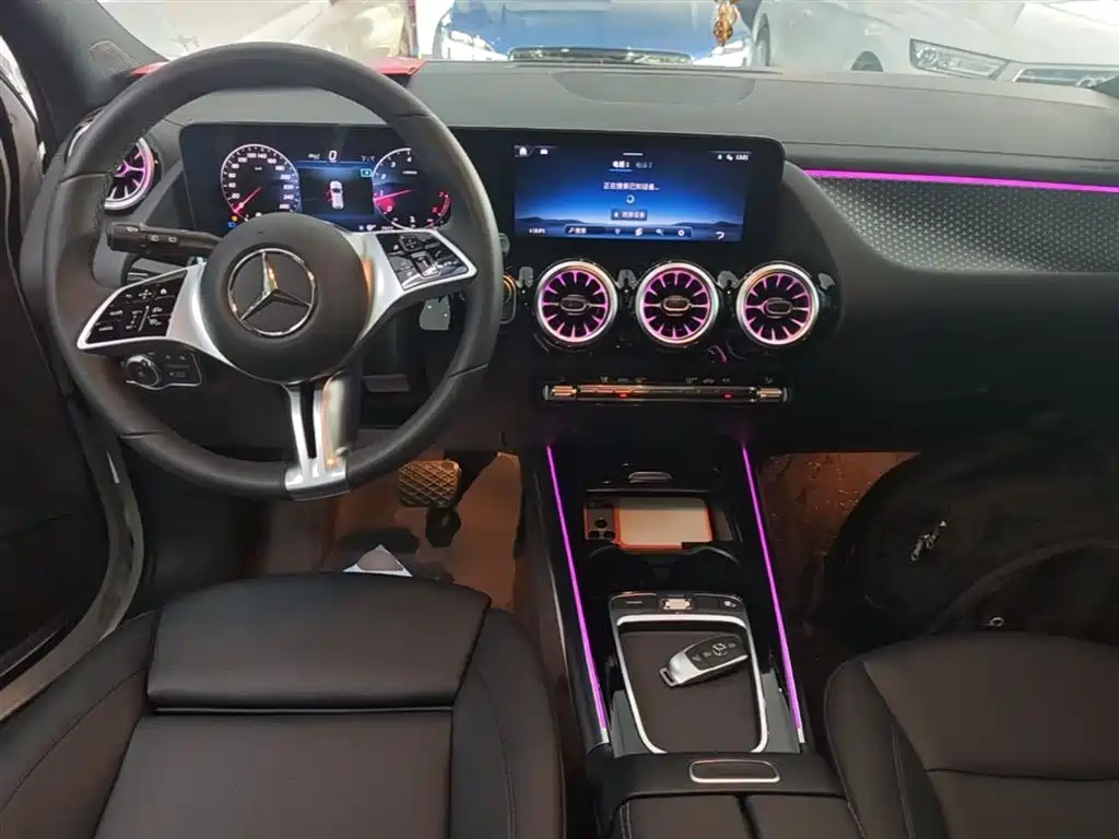 Mercedes-Benz GLA 2025 — фото 6