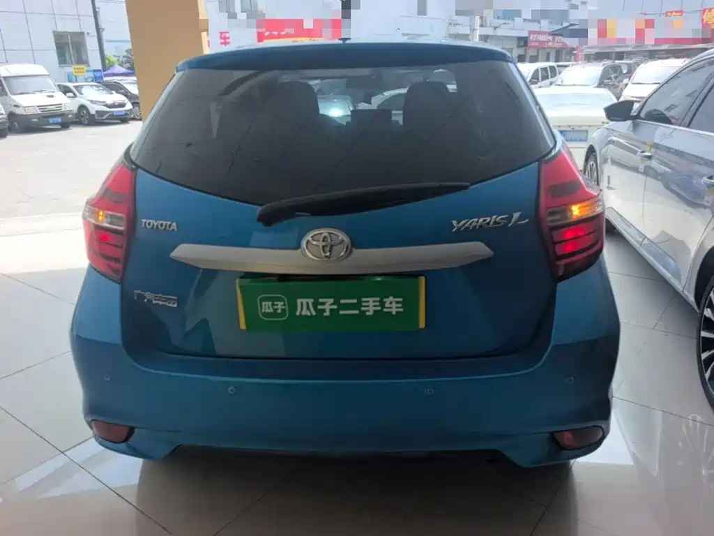 Toyota Yaris L 2021