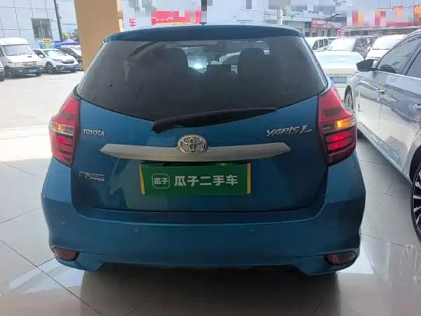 Toyota Yaris L 2021