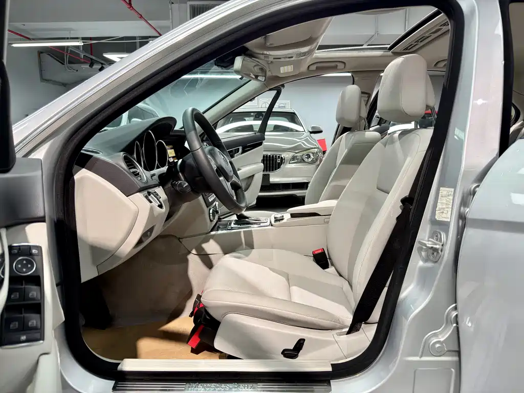 Mercedes-Benz C-Class 2011 — фото 16