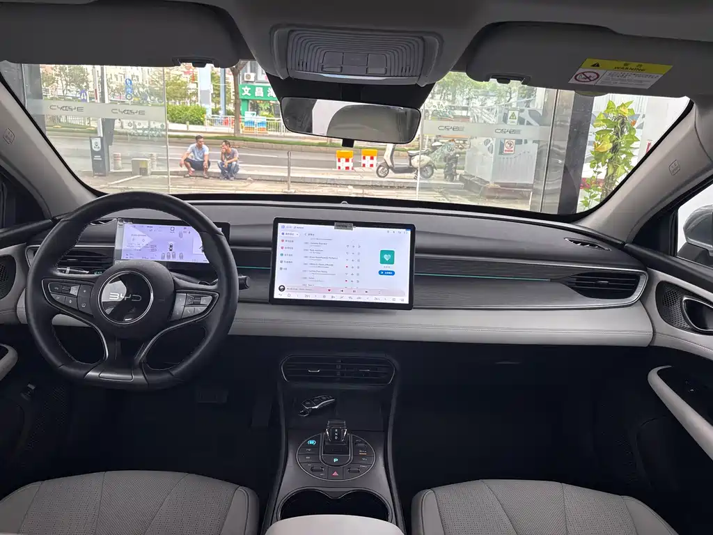 BYD Seal 05 DM-i 2025 — фото 14