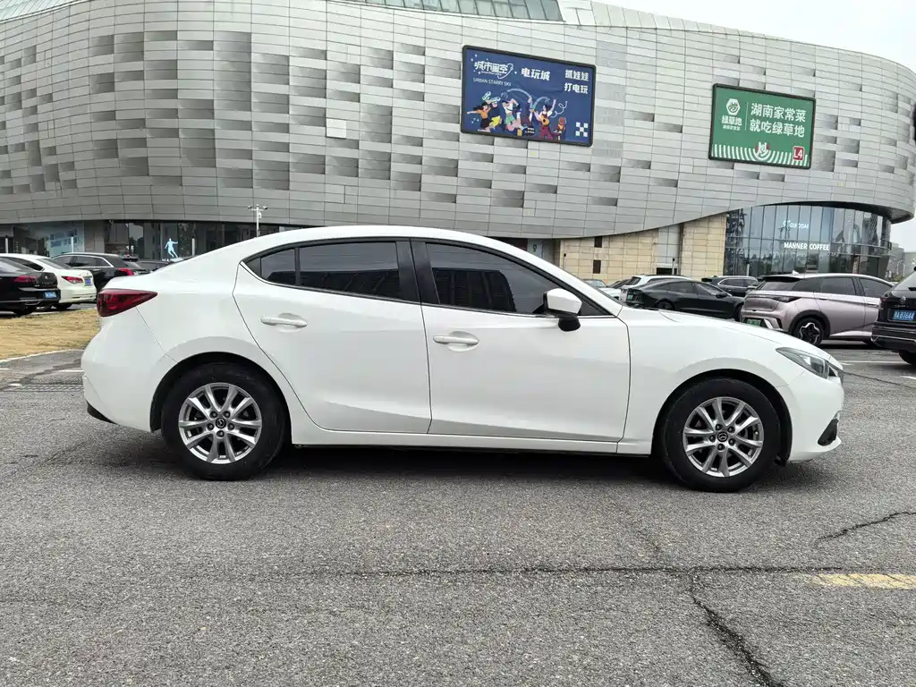 Mazda 3 Axela 2017 — фото 5