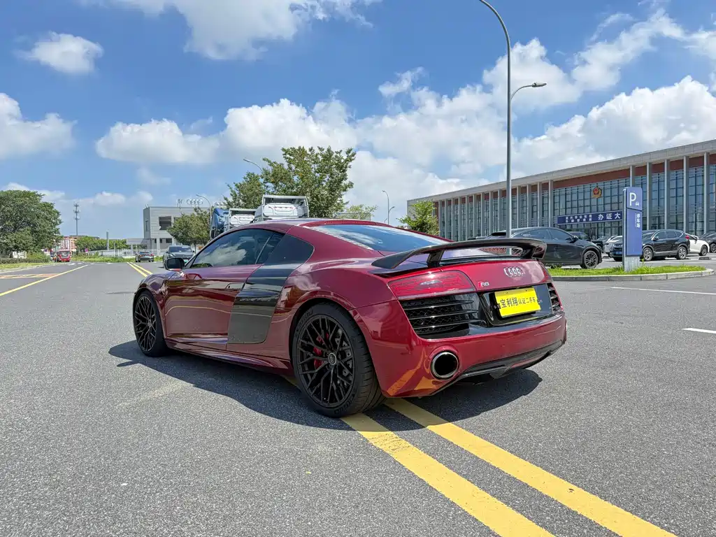 Audi R8 2017 — фото 12